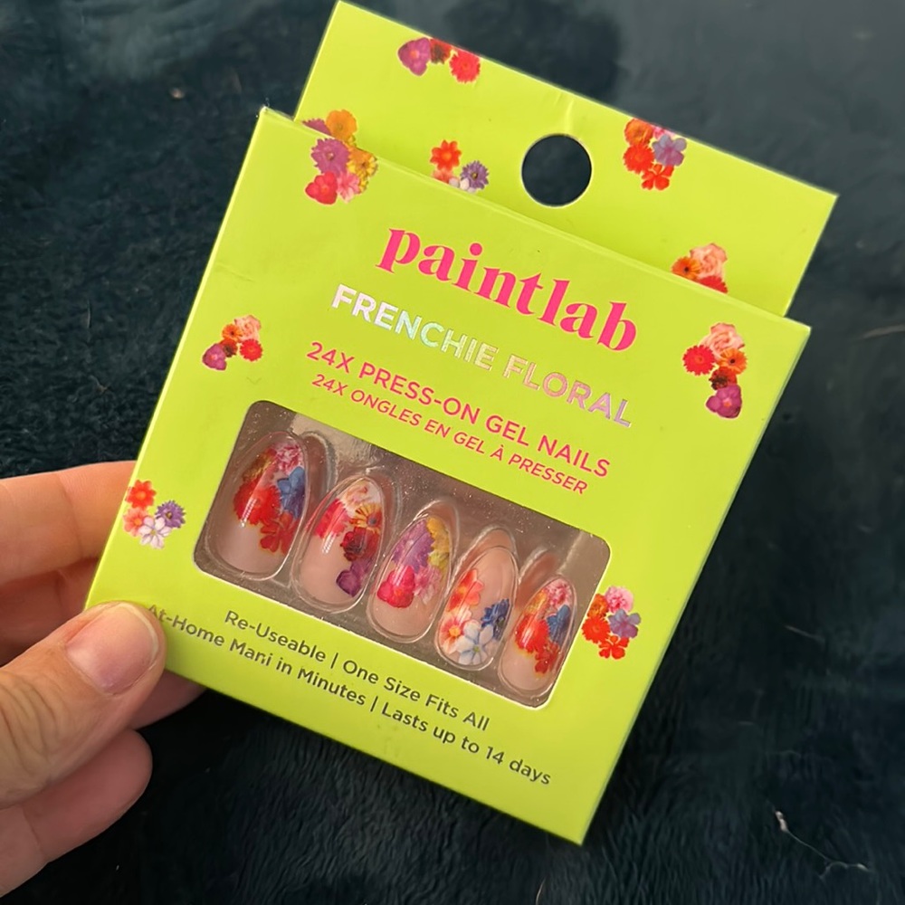 paintlab Press-on Nails - Frenchie Floral